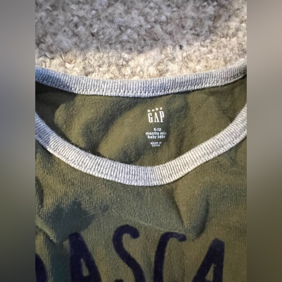 6-12 months GAP Rascal tank top onesie - Picture 2 of 2